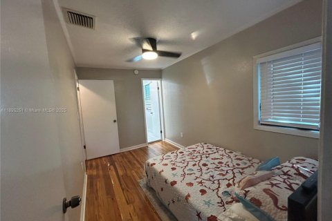 Casa en alquiler en Hollywood, Florida, 2 dormitorios, 90.58 m2 № 1947579 - foto 23