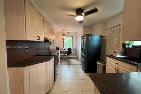 Снять в аренду виллу или дом в Холливуд, Флорида 2 спальни, 90.58м2, № 1947579 - фото 11