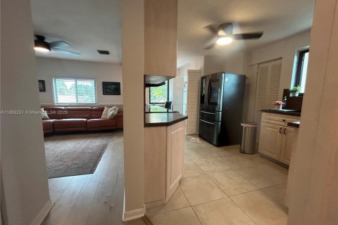 Снять в аренду виллу или дом в Холливуд, Флорида 2 спальни, 90.58м2, № 1947579 - фото 8