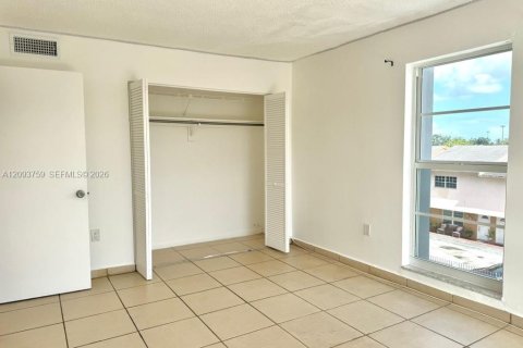 Copropriété à louer à Hialeah, Floride: 1 chambre, 55.56 m2 № 2381754 - photo 7