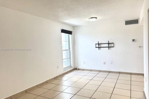 Copropriété à louer à Hialeah, Floride: 1 chambre, 55.56 m2 № 2381754 - photo 6