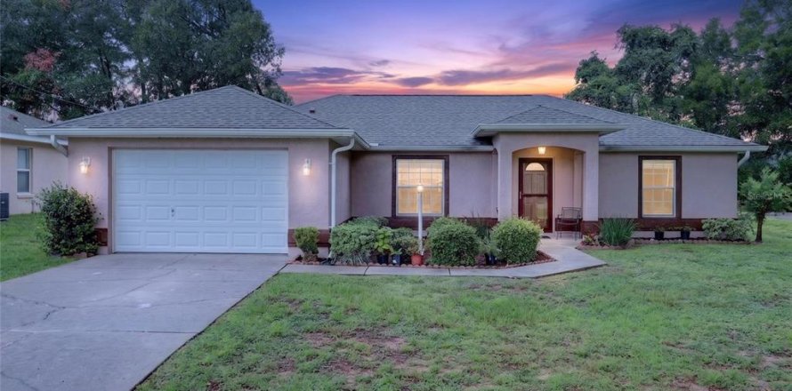House in Summerfield, Florida 3 bedrooms, 132.2 sq.m. № 2314678