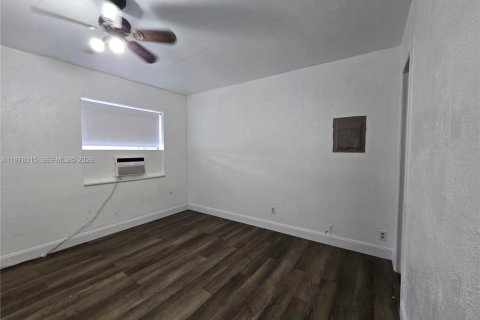 Commercial property in Stuart, Florida 138.05 sq.m. № 2041904 - photo 17