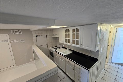 Commercial property in Stuart, Florida 138.05 sq.m. № 2041904 - photo 6