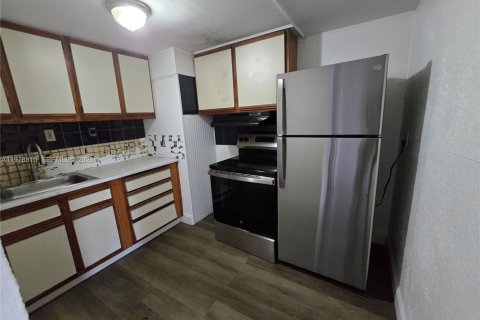 Commercial property in Stuart, Florida 138.05 sq.m. № 2041904 - photo 15