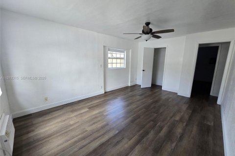 Commercial property in Stuart, Florida 138.05 sq.m. № 2041904 - photo 14