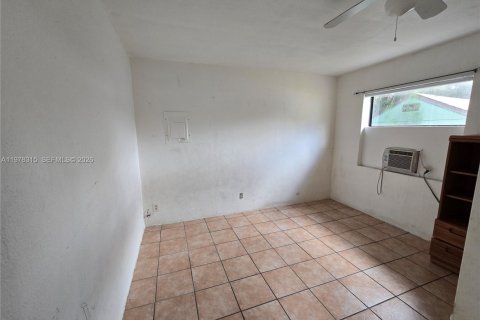 Commercial property in Stuart, Florida 138.05 sq.m. № 2041904 - photo 12