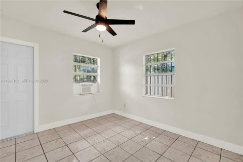 Immobilier commercial à vendre à Homestead, Floride: 90.86 m2 № 2090415 - photo 15