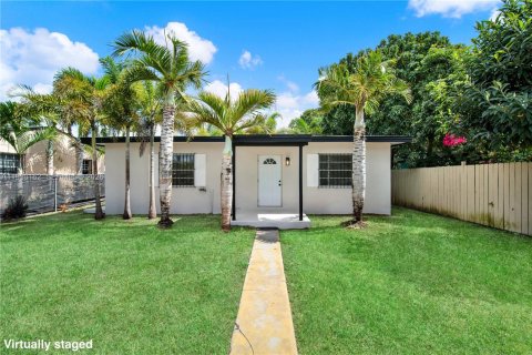 Immobilier commercial à vendre à Homestead, Floride: 90.86 m2 № 2090415 - photo 2
