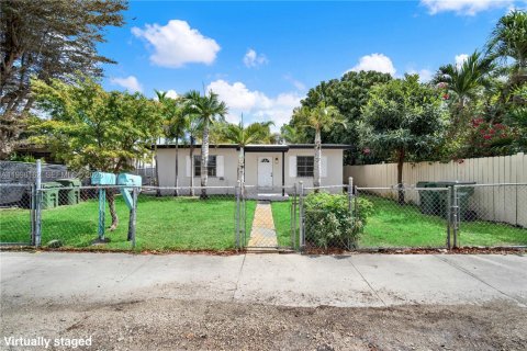 Immobilier commercial à Homestead, Floride 90.86 m2 № 2090415