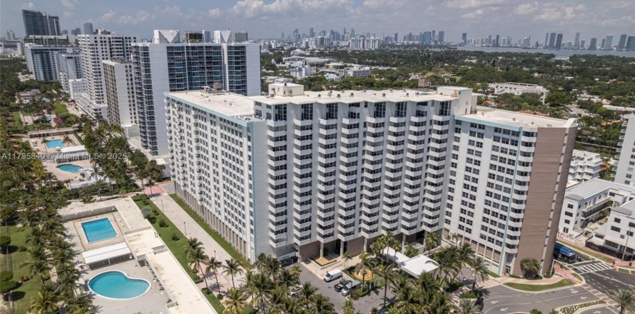 Condominio en Miami Beach, Florida, 1 dormitorio № 1933611