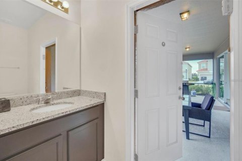 House in Davenport, Florida 7 bedrooms, 337.42 sq.m. № 1574059 - photo 30