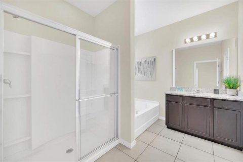 House in Davenport, Florida 7 bedrooms, 337.42 sq.m. № 1574059 - photo 25