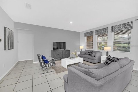 House in Davenport, Florida 7 bedrooms, 337.42 sq.m. № 1574059 - photo 17