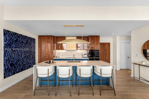 Condo in Miami, Florida, 3 bedrooms № 1996626 - photo 14