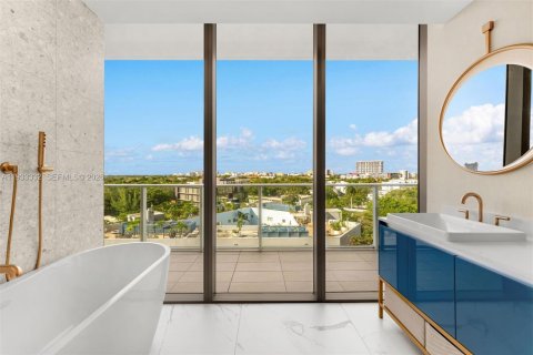 Condo in Miami, Florida, 3 bedrooms № 1996626 - photo 24