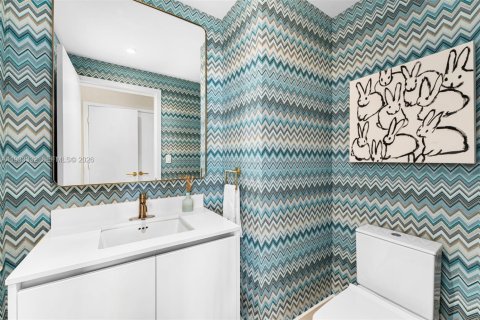 Condo in Miami, Florida, 3 bedrooms № 1996626 - photo 17