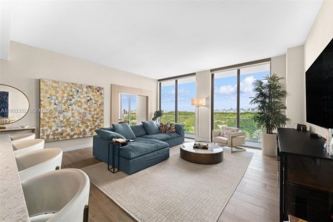 Condo in Miami, Florida, 3 bedrooms № 1996626 - photo 5