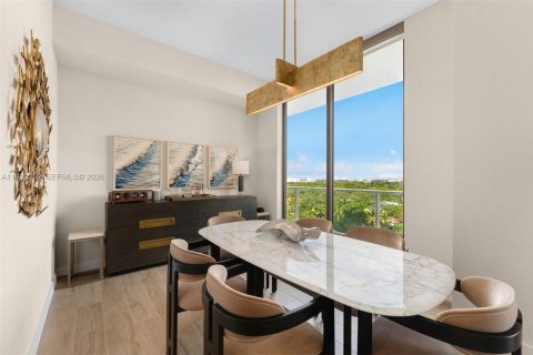 Condo in Miami, Florida, 3 bedrooms № 1996626 - photo 12