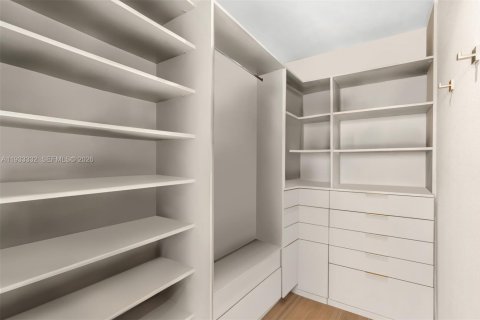 Condo in Miami, Florida, 3 bedrooms № 1996626 - photo 23