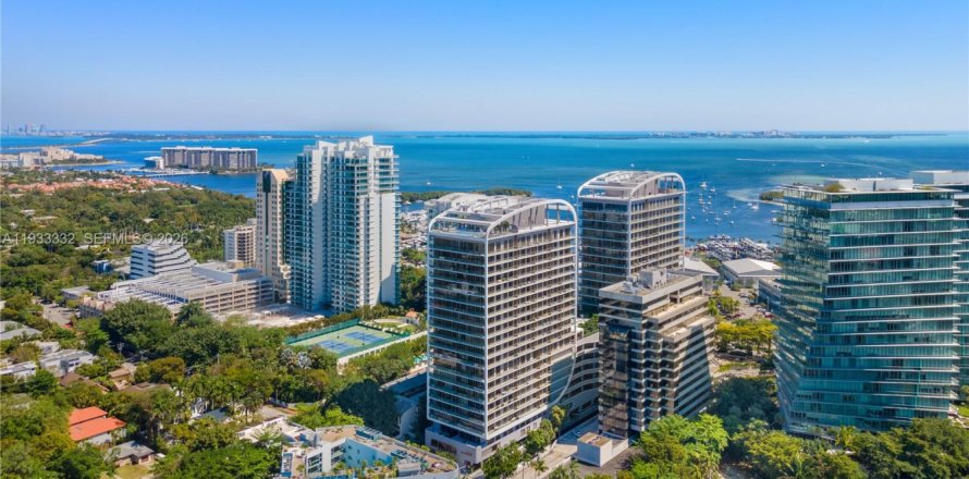 Condo in Miami, Florida, 3 bedrooms № 1996626