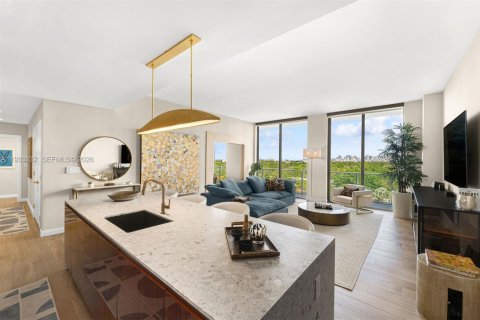 Condo in Miami, Florida, 3 bedrooms № 1996626 - photo 2