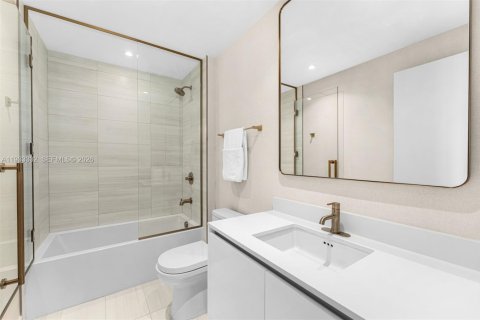 Condo in Miami, Florida, 3 bedrooms № 1996626 - photo 13