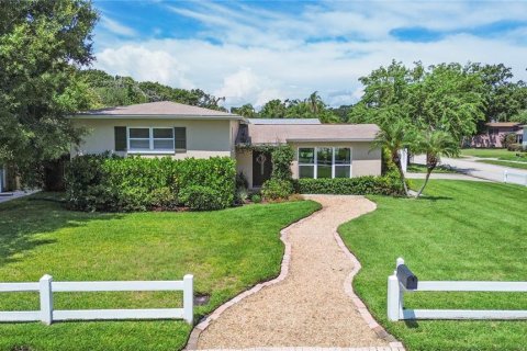 Villa ou maison à Tampa, Floride 3 chambres, 117.06 m2 № 2433775
