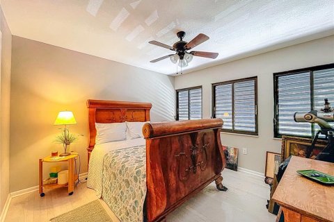 Condo in Tarpon Springs, Florida, 2 bedrooms  № 1856687 - photo 29