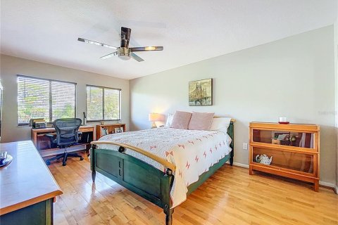 Condo in Tarpon Springs, Florida, 2 bedrooms  № 1856687 - photo 22
