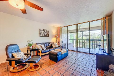 Condo in Tarpon Springs, Florida, 2 bedrooms  № 1856687 - photo 16