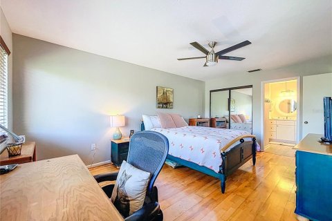 Condo in Tarpon Springs, Florida, 2 bedrooms  № 1856687 - photo 20
