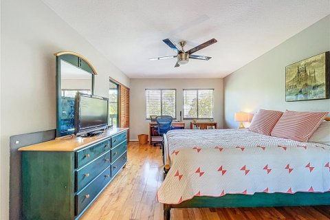 Condo in Tarpon Springs, Florida, 2 bedrooms  № 1856687 - photo 18