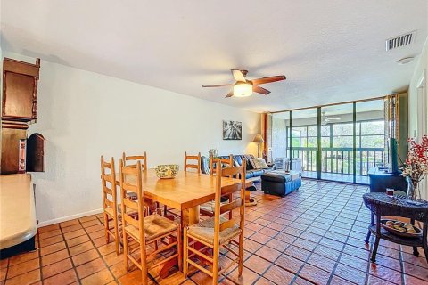 Condo in Tarpon Springs, Florida, 2 bedrooms  № 1856687 - photo 8