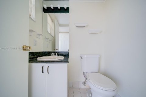 Condo in North Miami Beach, Florida, 1 bedroom  № 1868054 - photo 14
