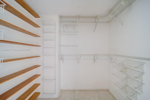 Condo in North Miami Beach, Florida, 1 bedroom  № 1868054 - photo 7