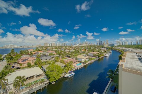 Condo in North Miami Beach, Florida, 1 bedroom  № 1868054 - photo 23