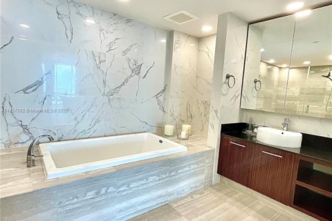 Copropriété à vendre à Hollywood, Floride: 4 chambres, 301 m2 № 1882299 - photo 25