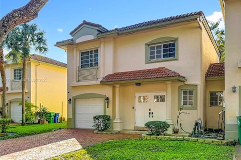 Снять в аренду виллу или дом в Купер-Сити, Флорида 3 спальни, 156.73м2, № 1988189 - фото 3