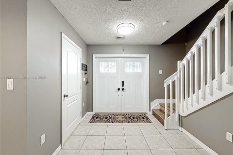 Снять в аренду виллу или дом в Купер-Сити, Флорида 3 спальни, 156.73м2, № 1988189 - фото 10