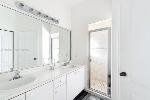 Снять в аренду виллу или дом в Купер-Сити, Флорида 3 спальни, 156.73м2, № 1988189 - фото 29