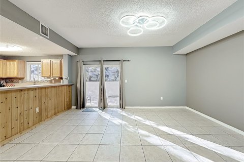 Снять в аренду виллу или дом в Купер-Сити, Флорида 3 спальни, 156.73м2, № 1988189 - фото 15