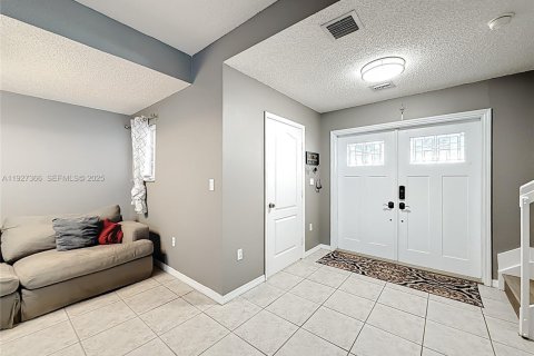 Снять в аренду виллу или дом в Купер-Сити, Флорида 3 спальни, 156.73м2, № 1988189 - фото 11