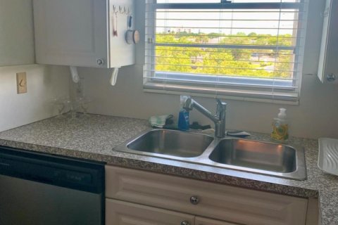 Condo in Deerfield Beach, Florida, 2 bedrooms  № 2248166 - photo 5