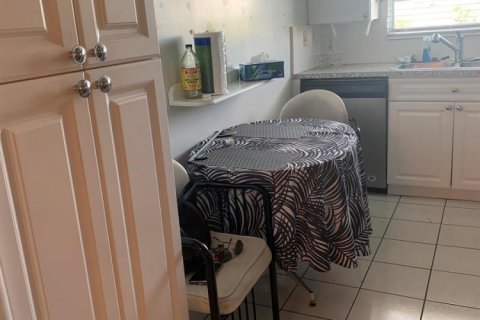 Condo in Deerfield Beach, Florida, 2 bedrooms  № 2248166 - photo 6