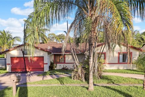 House in Miami, Florida 4 bedrooms, 151.9 sq.m. № 2042144 - photo 18