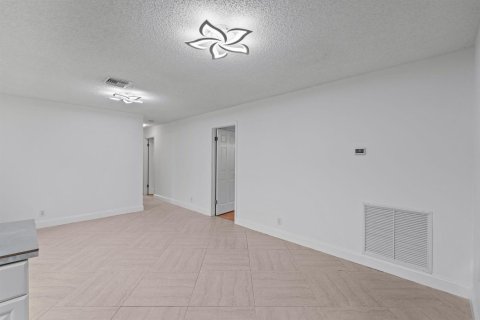 Купить виллу или дом в Корал-Спрингс, Флорида 1 комната, 129.32м2, № 2426370 - фото 14