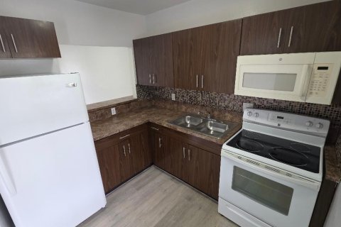 Appartement à louer à Miami Gardens, Floride: 2 chambres, 88.26 m2 № 2178476 - photo 2