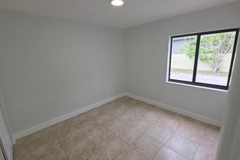 Appartement à louer à Miami Gardens, Floride: 2 chambres, 88.26 m2 № 2178476 - photo 11