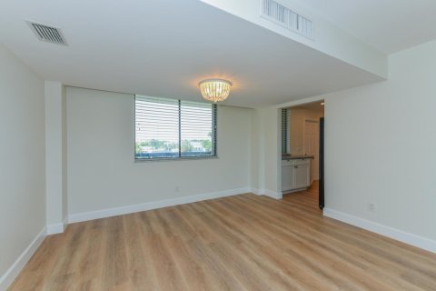 Condo in Jupiter, Florida, 2 bedrooms  № 2319428 - photo 5